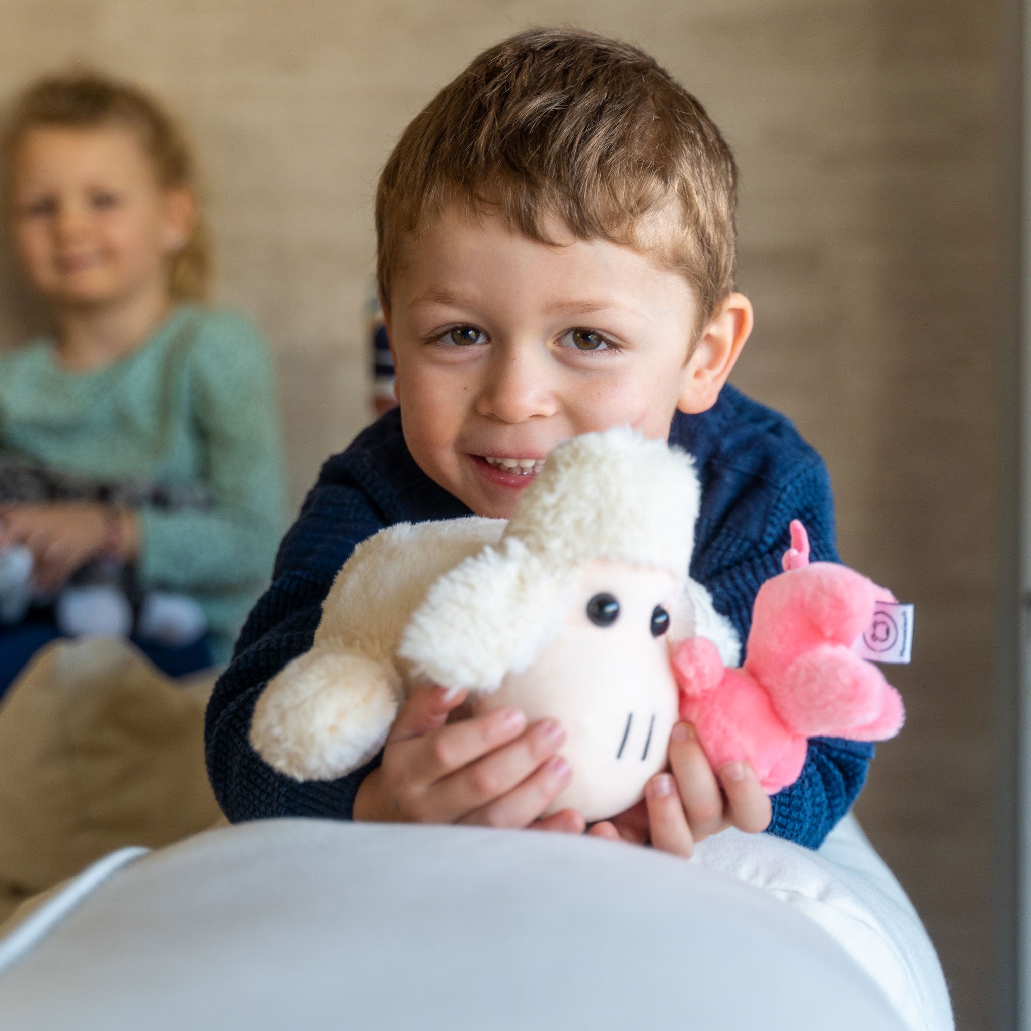 Sheep cuddly toy with 3 cute sheep babies Mamanimals